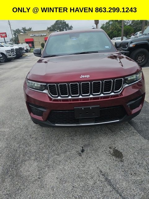 2025 Jeep Grand Cherokee Laredo photo 3
