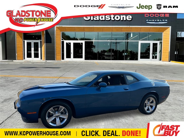 2022 Dodge Challenger SXT's photo