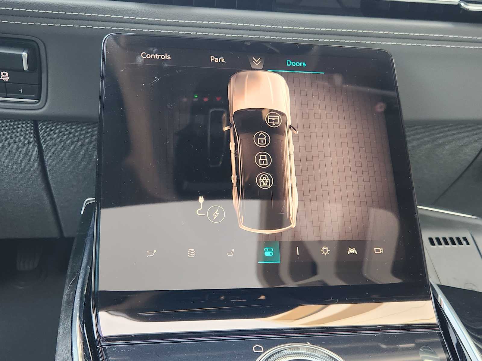 2025 Cadillac Escalade IQ Luxury photo 12