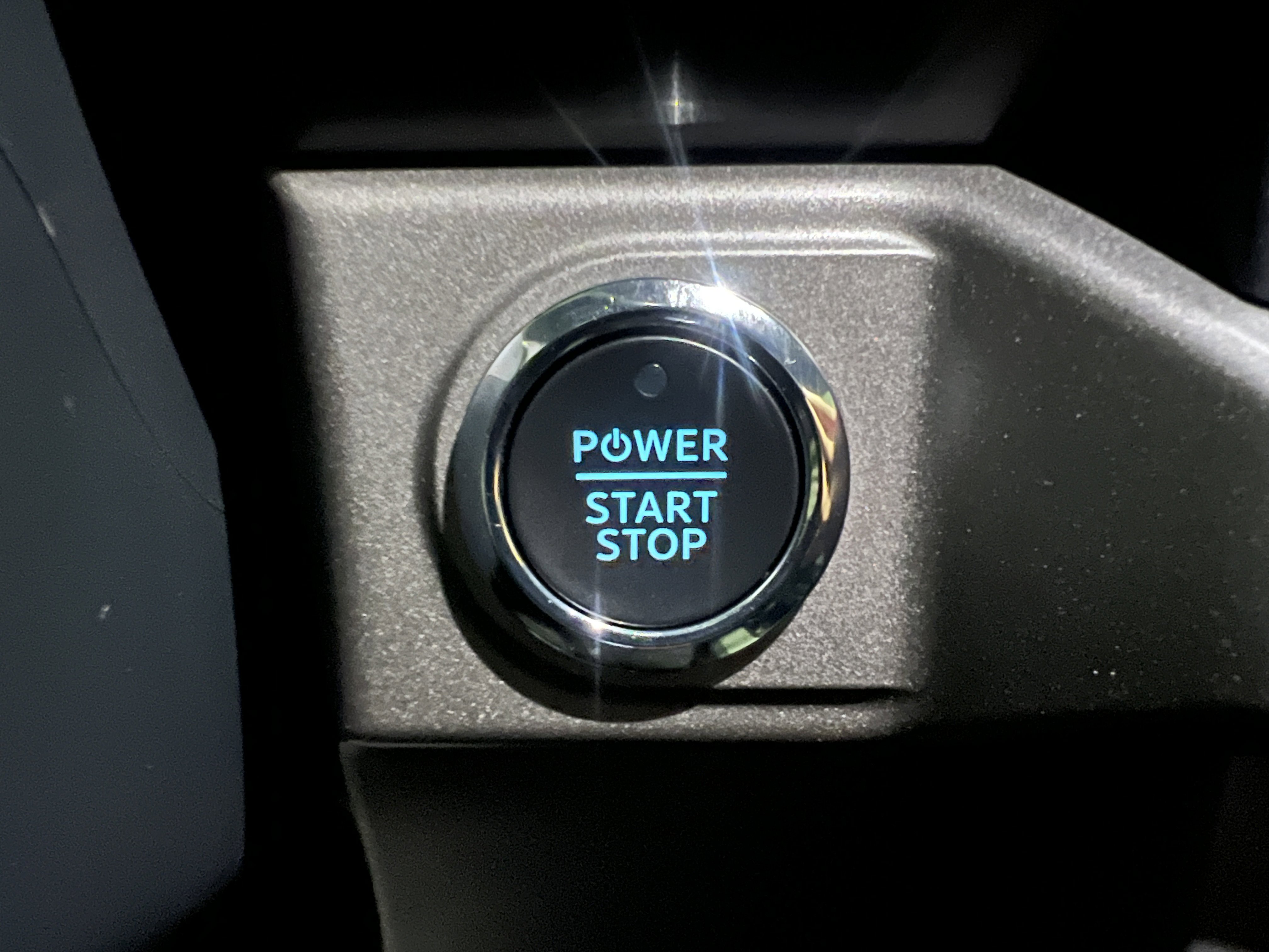 2024 Ford F-150 Lightning XLT photo 13