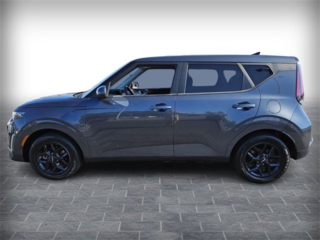 2023 Kia Soul LX photo 3