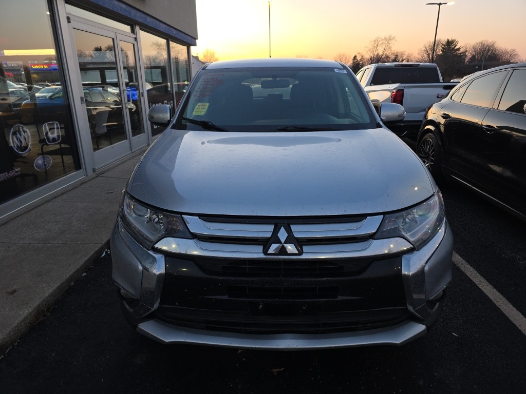 2016 Mitsubishi Outlander SE