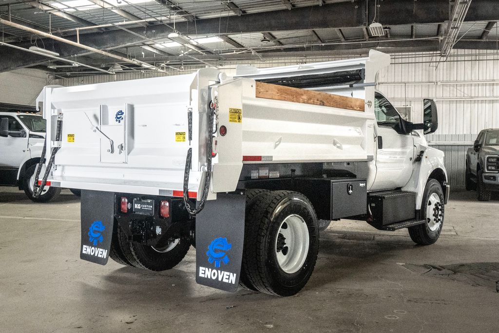 2025 Ford F-650 XL photo 6