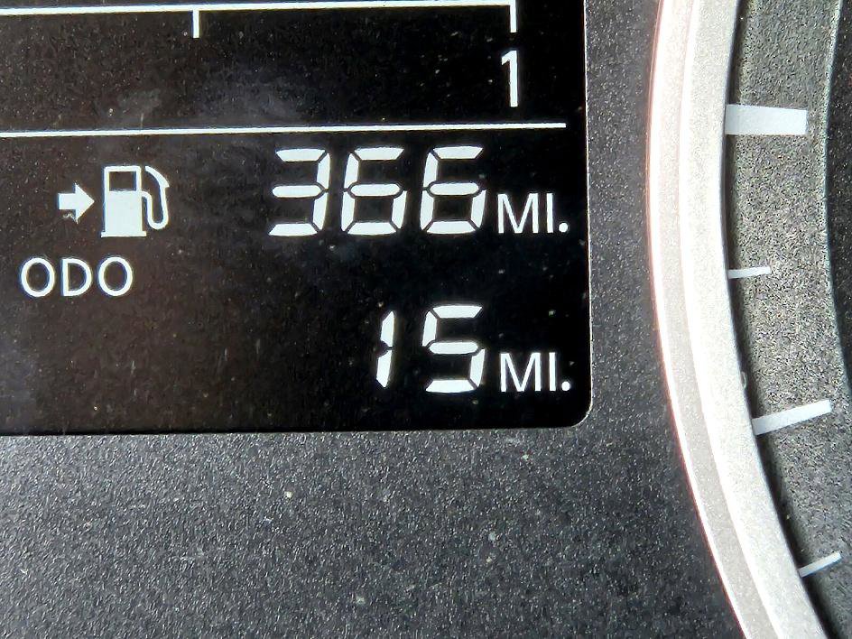 2025 Nissan Versa S photo 25