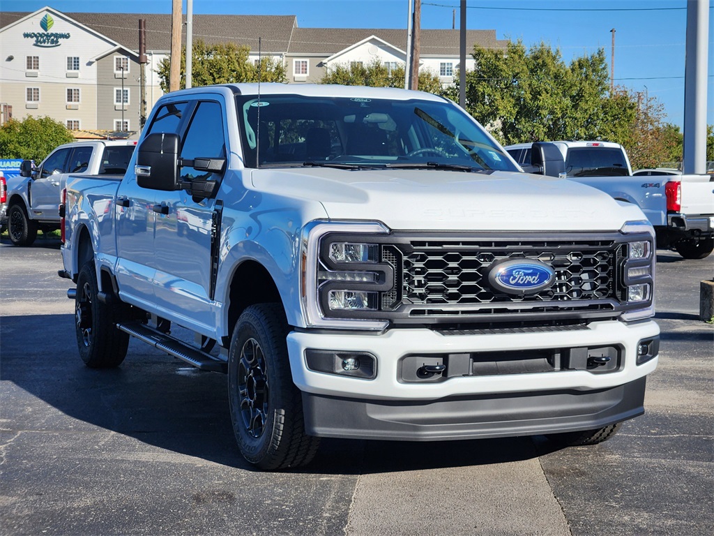 2026 Ford F-250 photo 2