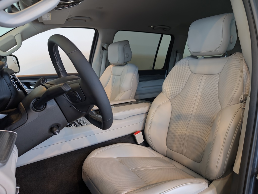 2023 Jeep Wagoneer Series III Limited photo 12