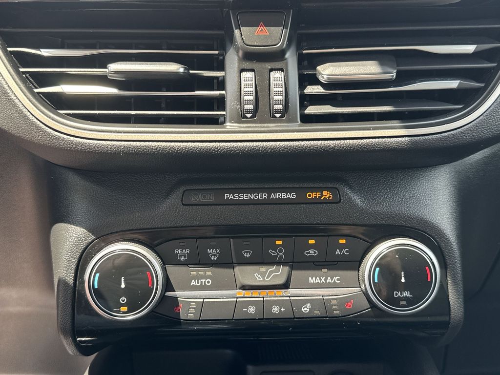 2022 Ford Escape SE photo 16