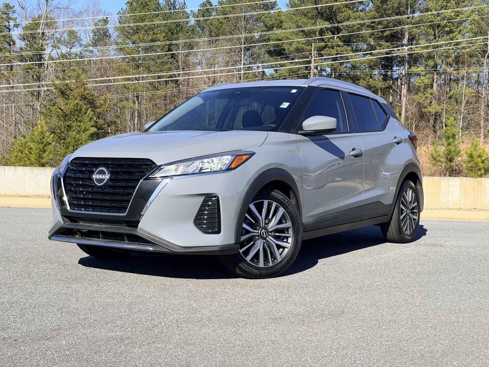 2024 Nissan Kicks SV's photo