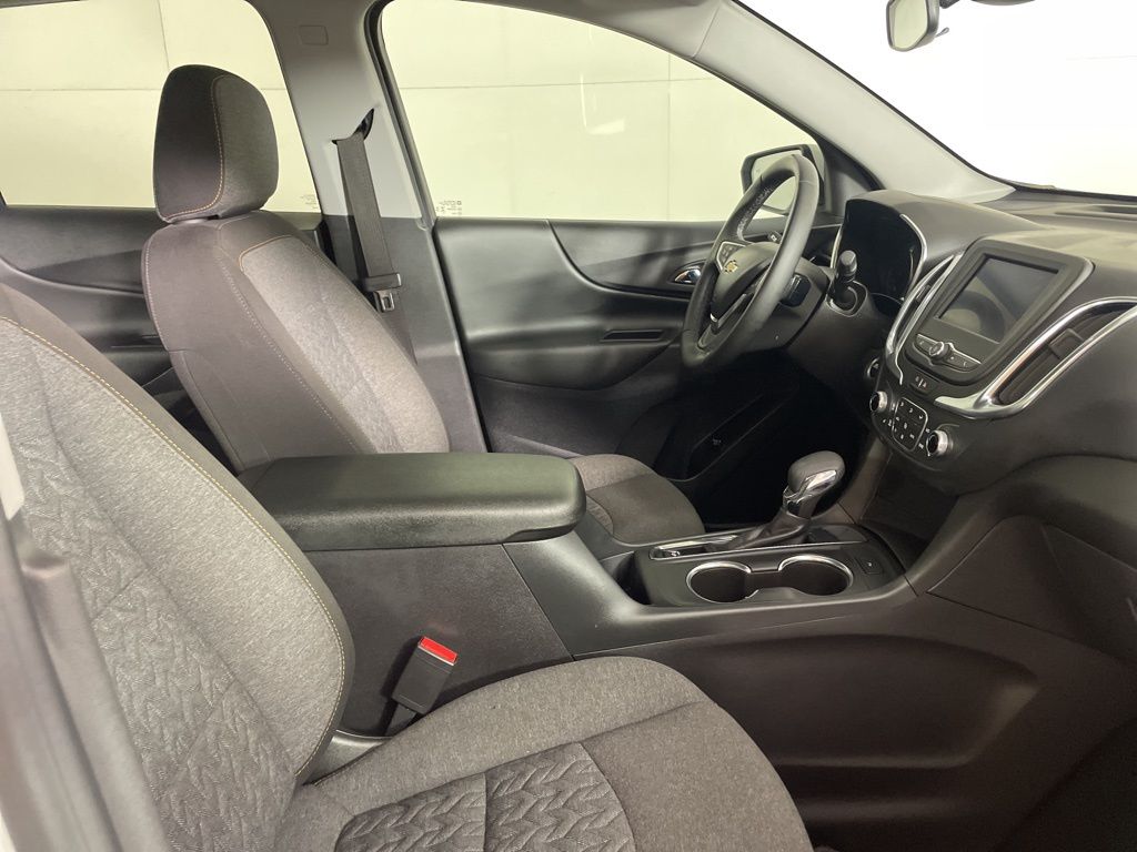 2024 Chevrolet Equinox LT photo 13
