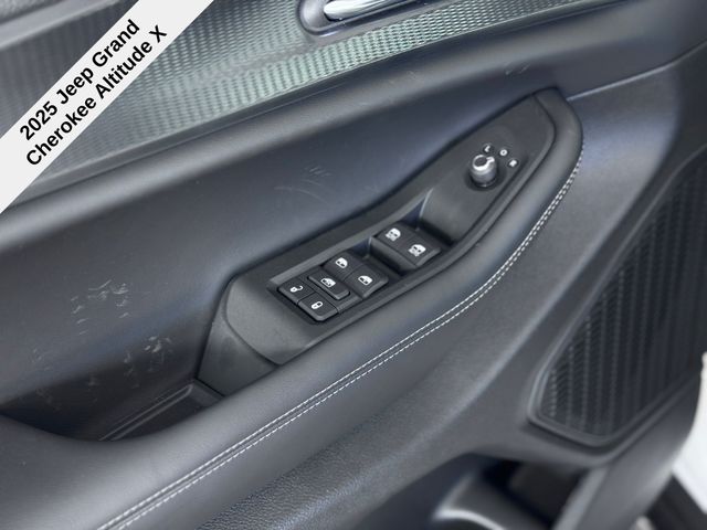 2025 Jeep Grand Cherokee Altitude X photo 12