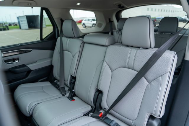 2025 Honda Pilot Elite photo 16