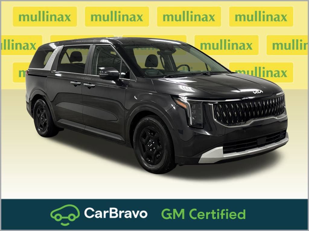 2025 Kia Carnival LXS's photo