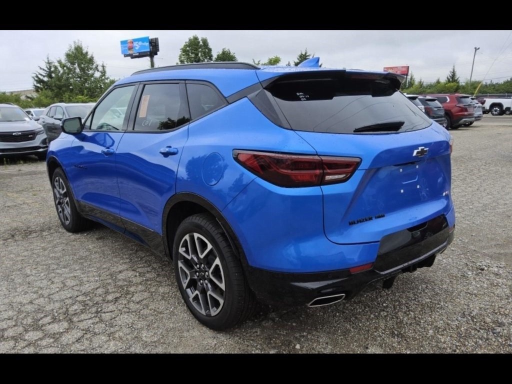 2025 Chevrolet Blazer RS photo 3