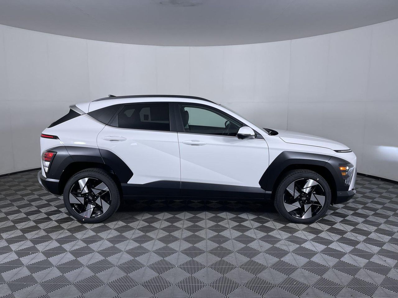 2026 Hyundai Kona Limited photo 4