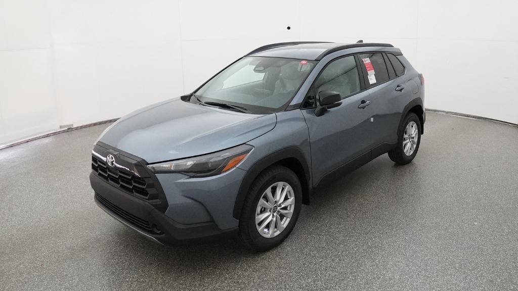 2026 Toyota Corolla Cross LE's photo