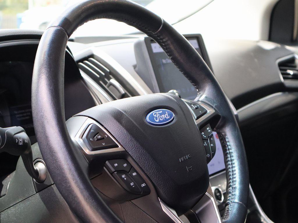 2023 Ford Edge Titanium photo 23
