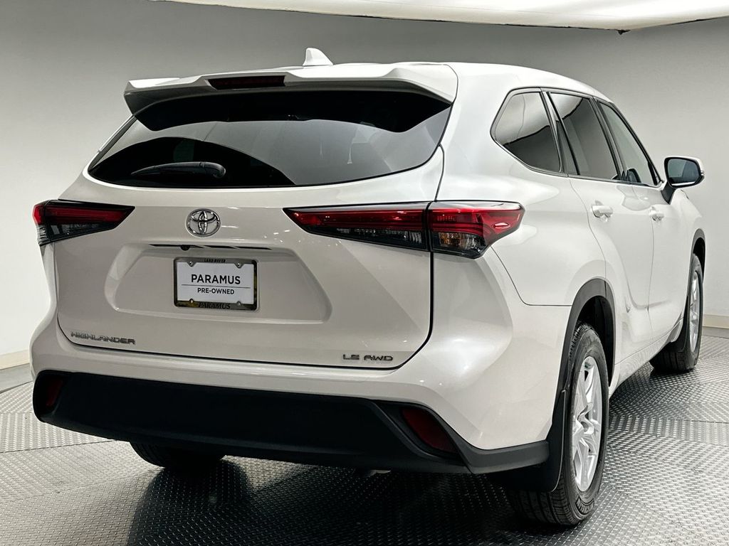 2020 Toyota Highlander L photo 3