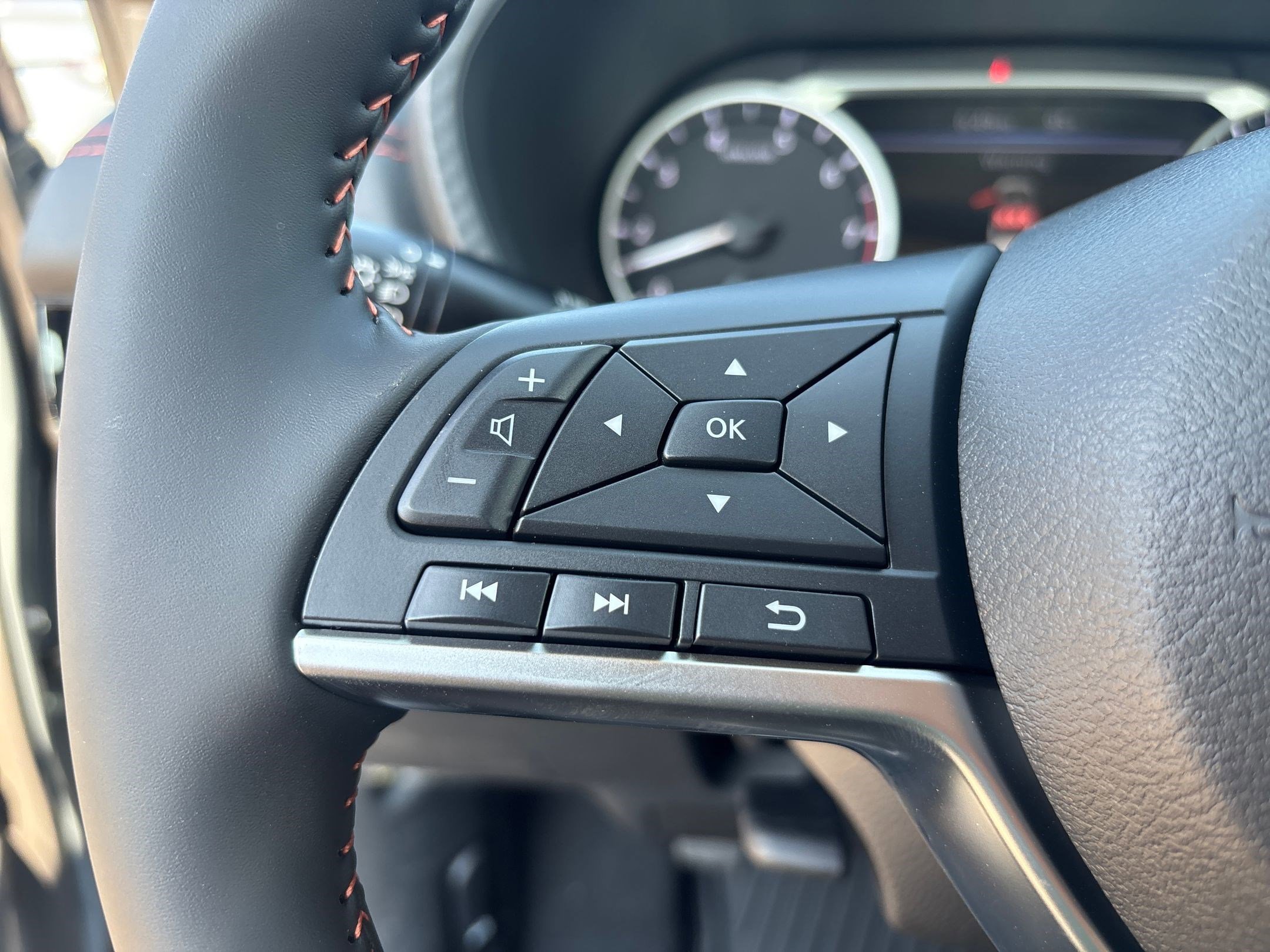 2025 Nissan Sentra SR photo 17