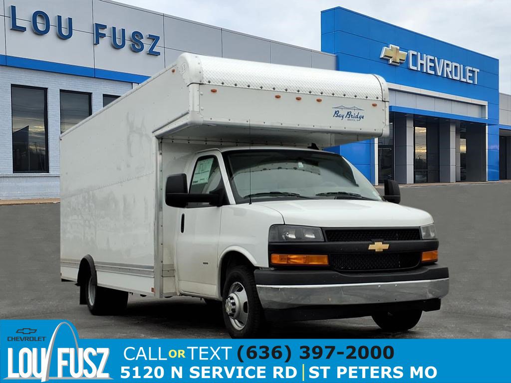 2025 Chevrolet Express Cutaway Base's photo