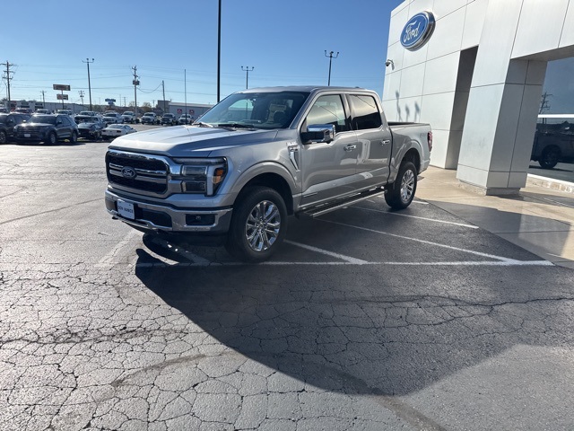 2025 Ford F-150 Lariat photo 2