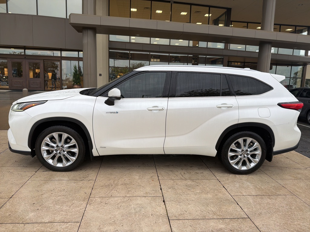 2021 Toyota Highlander Hybrid Limited photo 3