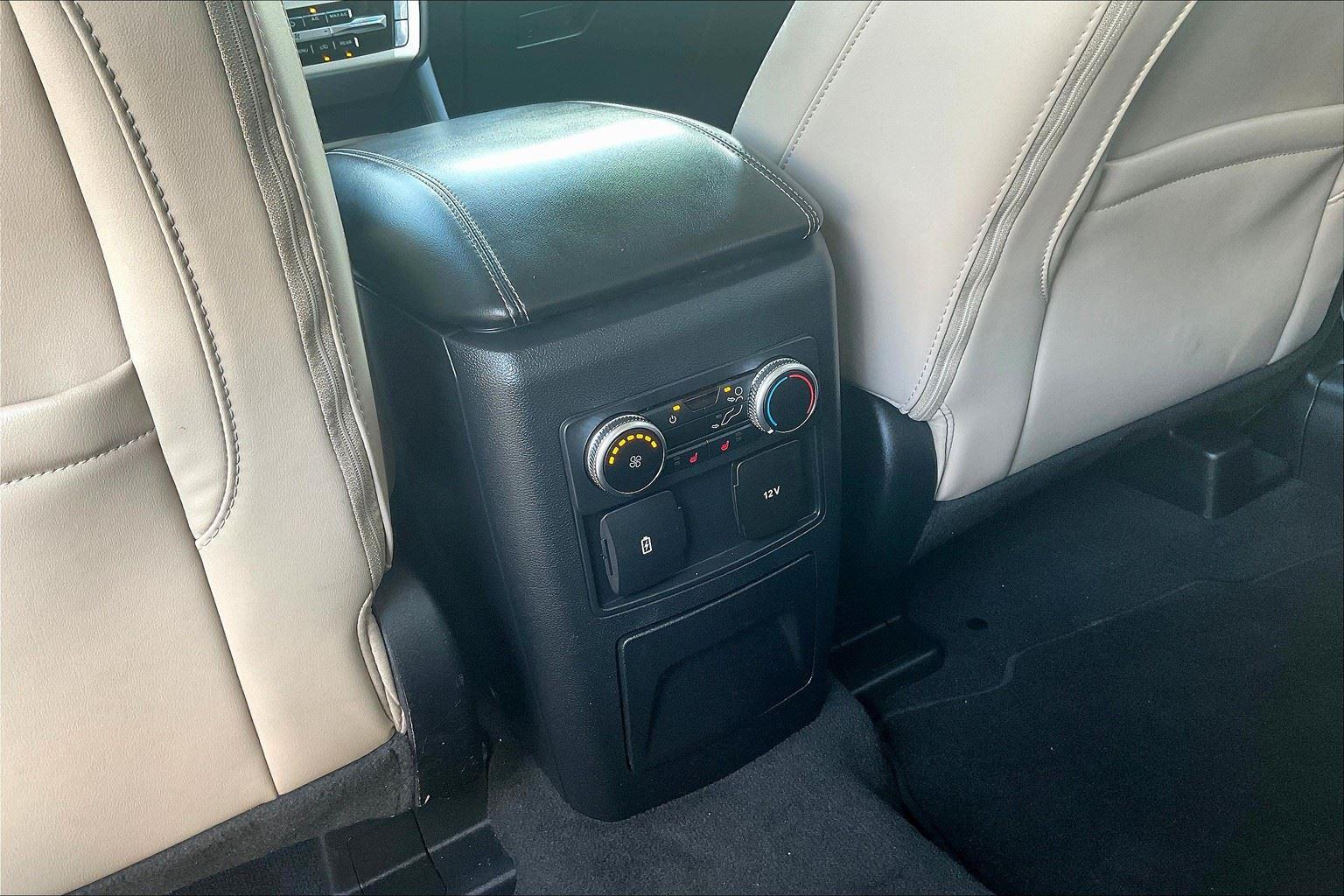 2022 Ford Explorer XLT photo 29