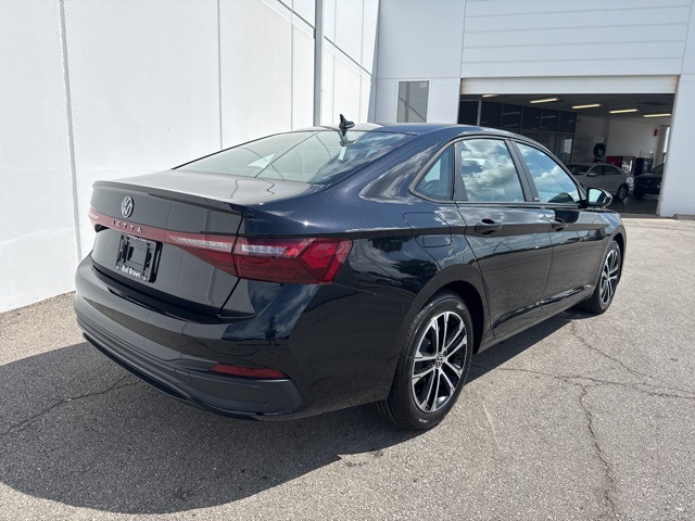 2025 Volkswagen Jetta 1.5T Sport photo 7