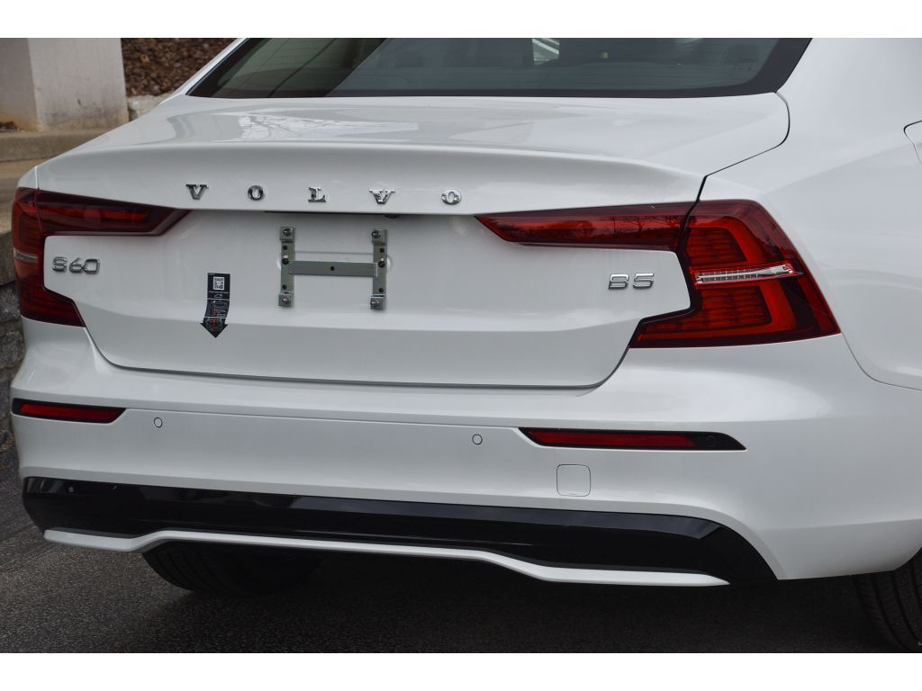 2024 Volvo S60 B5 Core photo 23