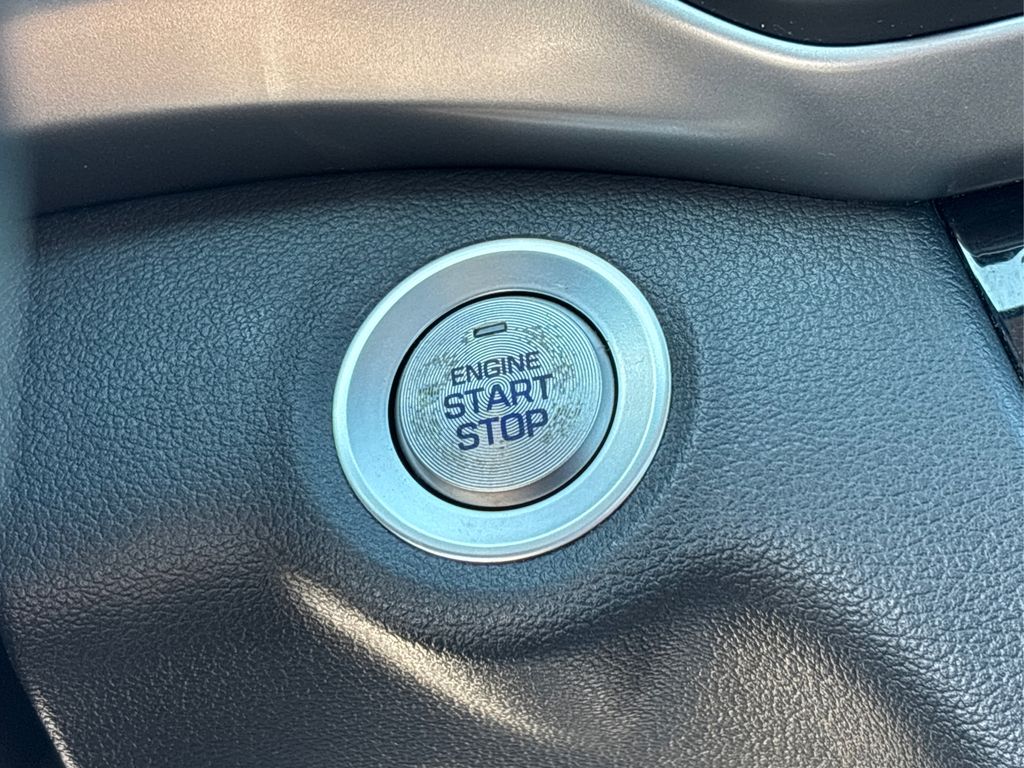 2020 Hyundai Elantra Value Edition photo 23