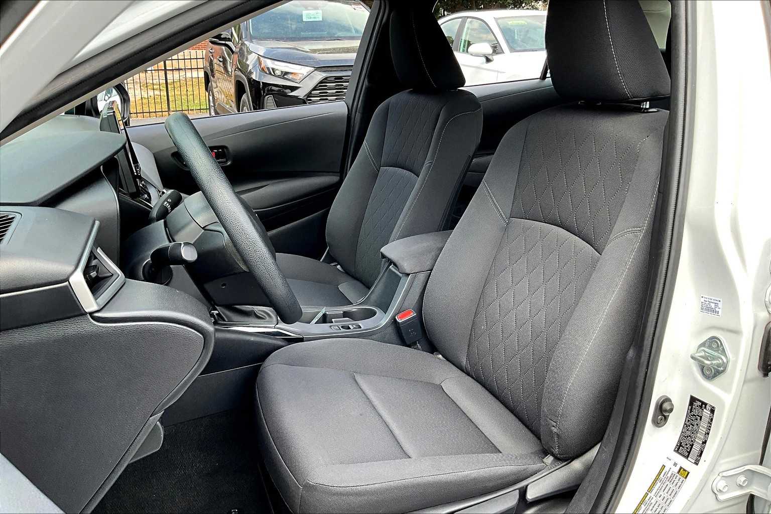 2023 Toyota Corolla LE photo 7