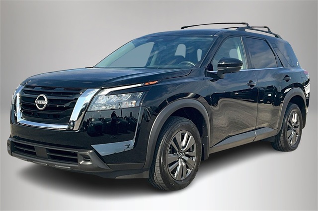 2024 Nissan Pathfinder SV photo 2