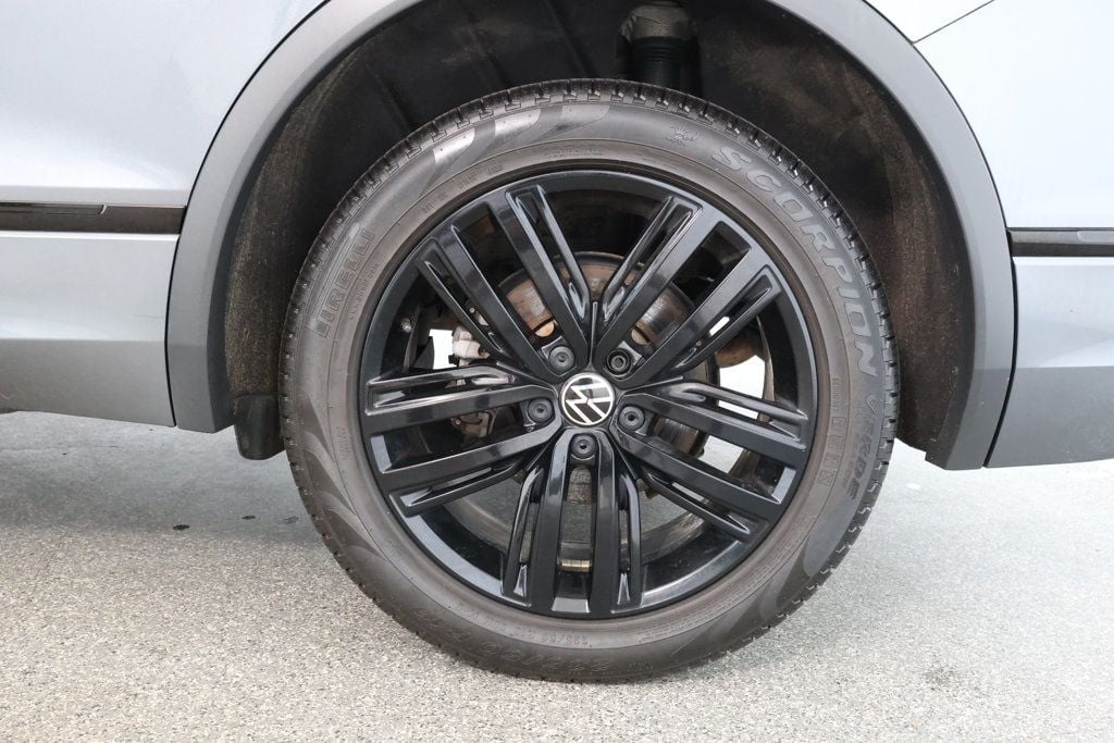 2022 Volkswagen Tiguan SE R-Line Black photo 8