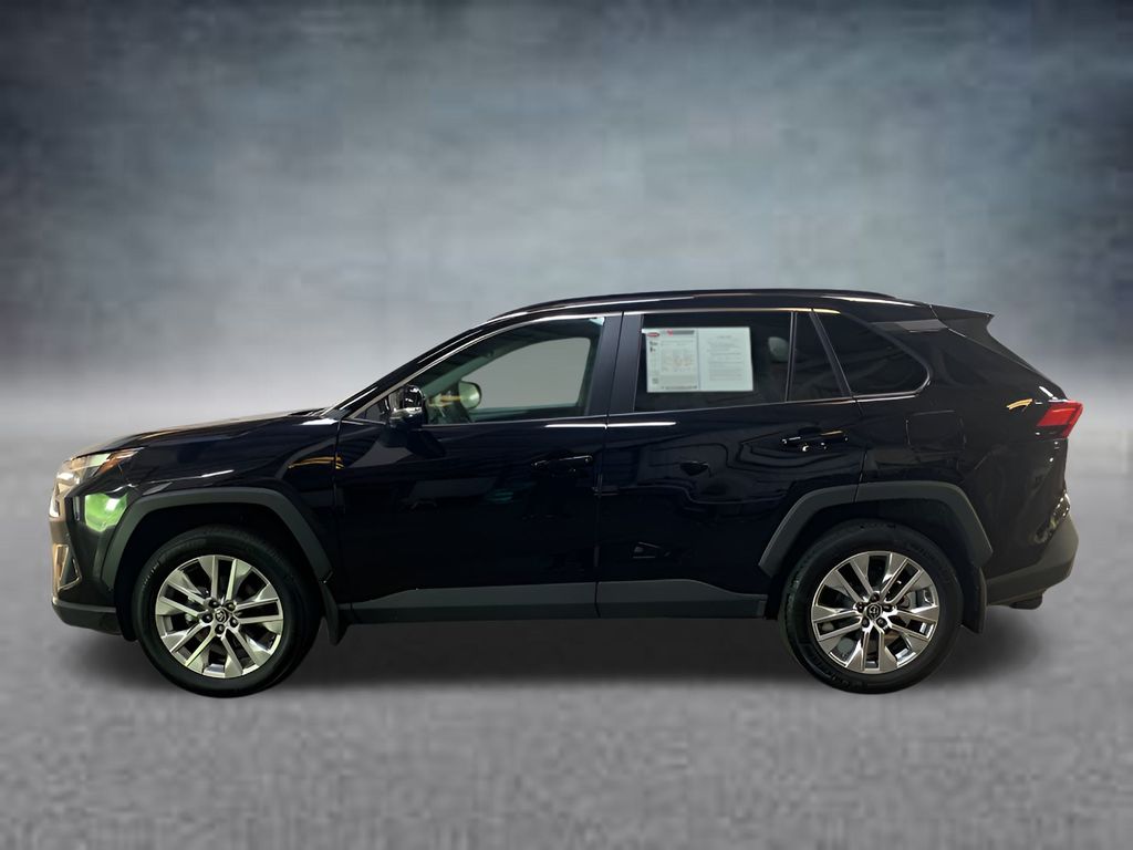 2024 Toyota RAV4 XLE Premium photo 3