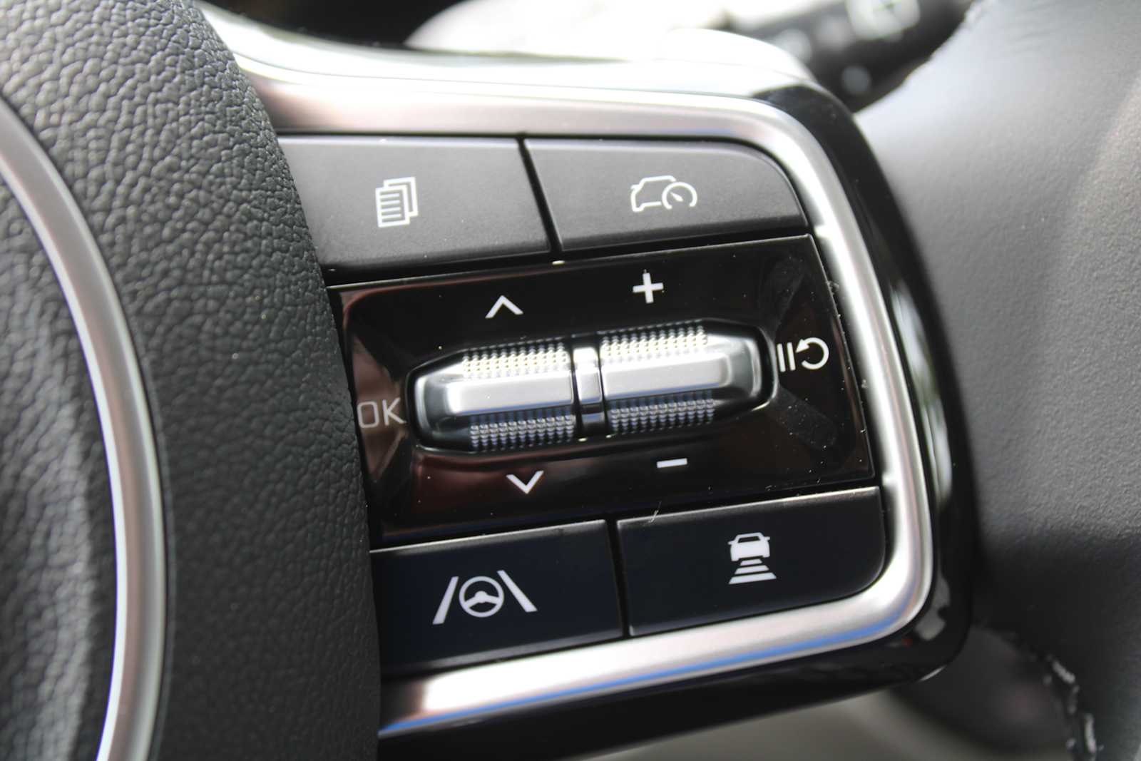 2025 Kia Sorento Hybrid EX photo 28