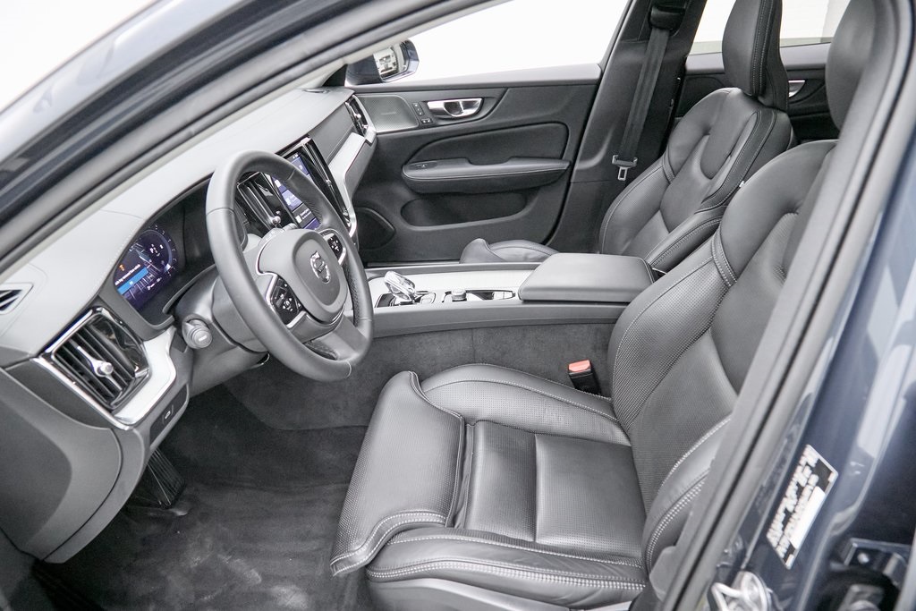 2024 VOLVO V60CC - Image 14