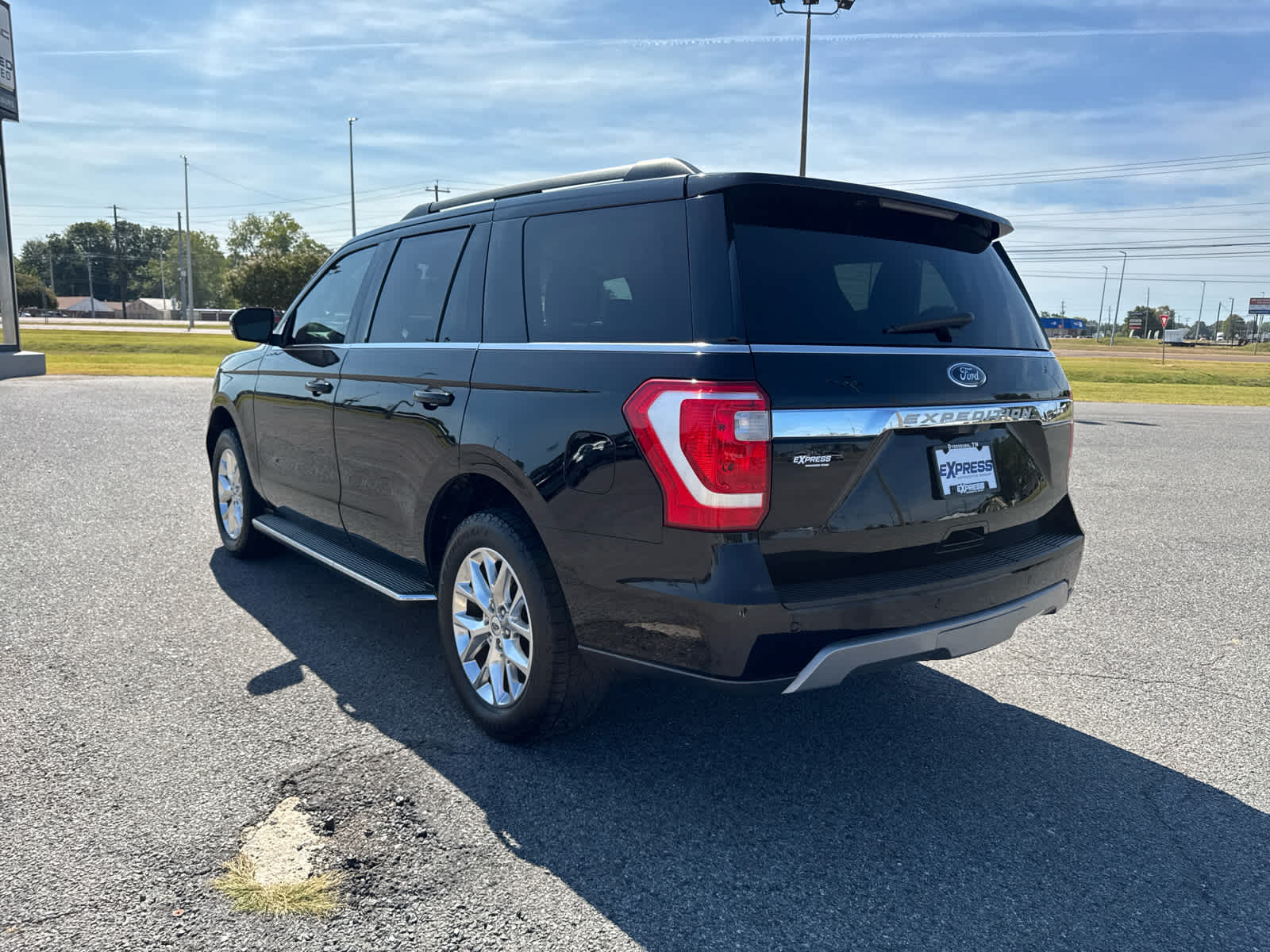 2021 Ford Expedition XLT photo 2