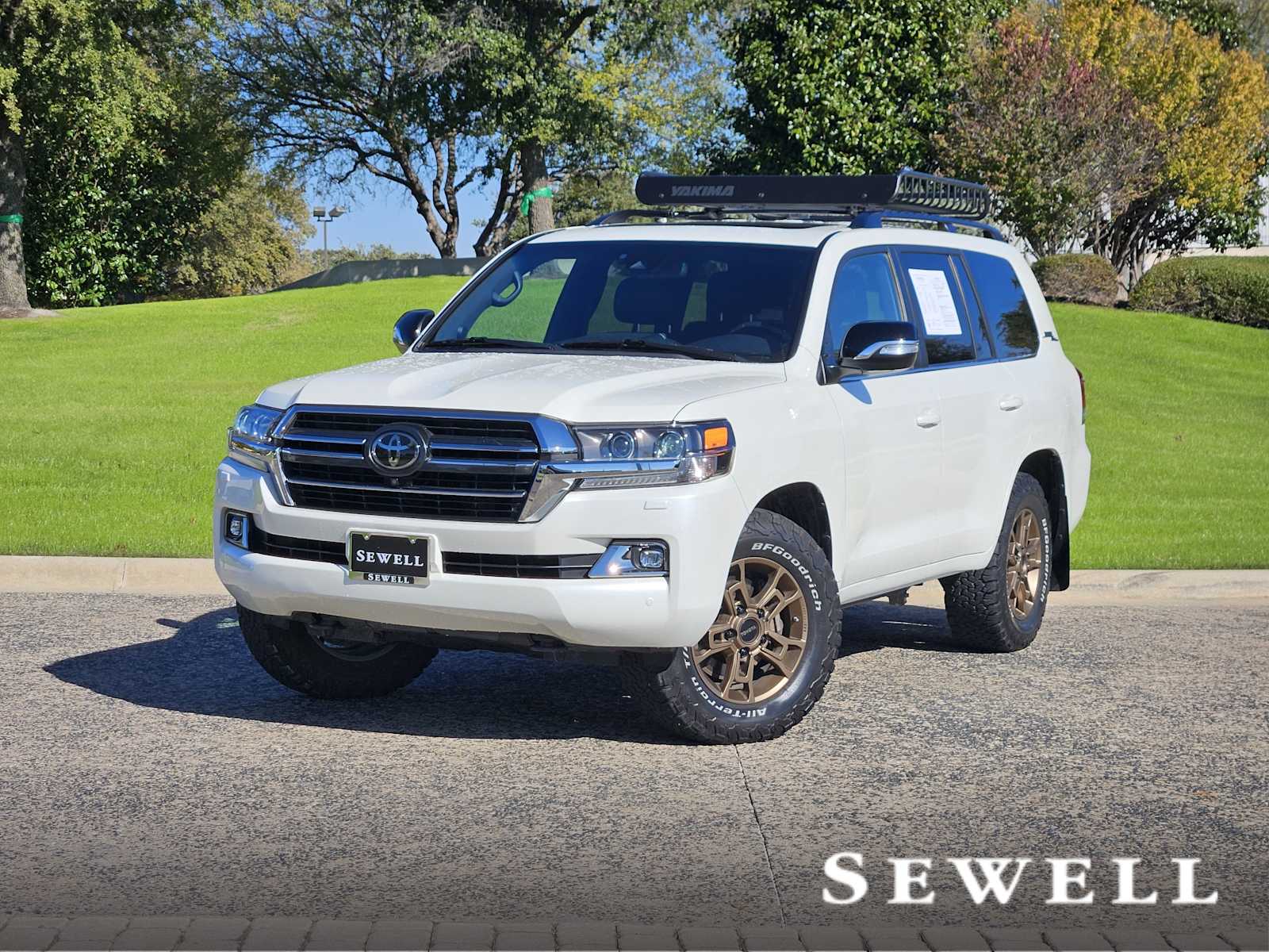 2021 Toyota Land Cruiser Heritage Edition's photo
