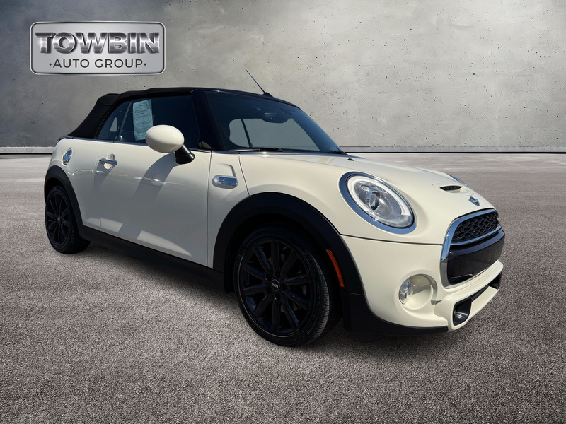 2017 Mini Cooper Convertible S photo 2