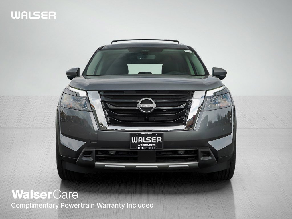 2025 Nissan Pathfinder SL photo 2