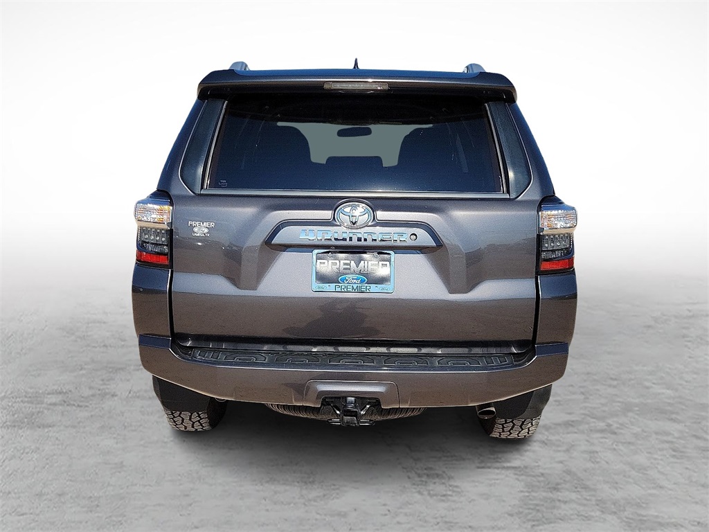 2017 Toyota 4Runner SR5 photo 9