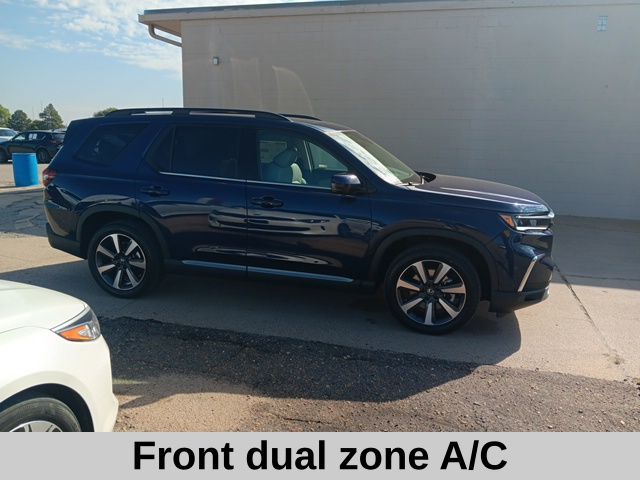 2025 Honda Pilot Touring photo 2