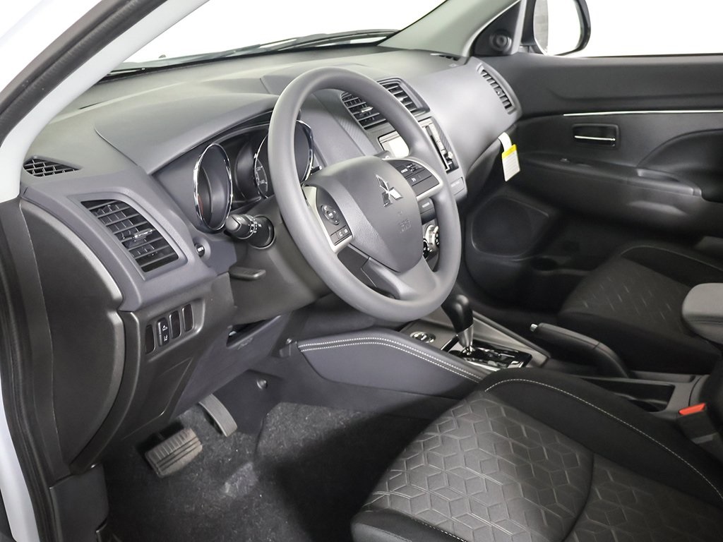2025 Mitsubishi Outlander Sport ES SE LE photo 12