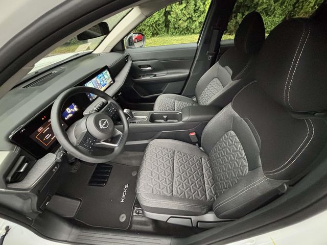 2026 Nissan Kicks SV photo 8