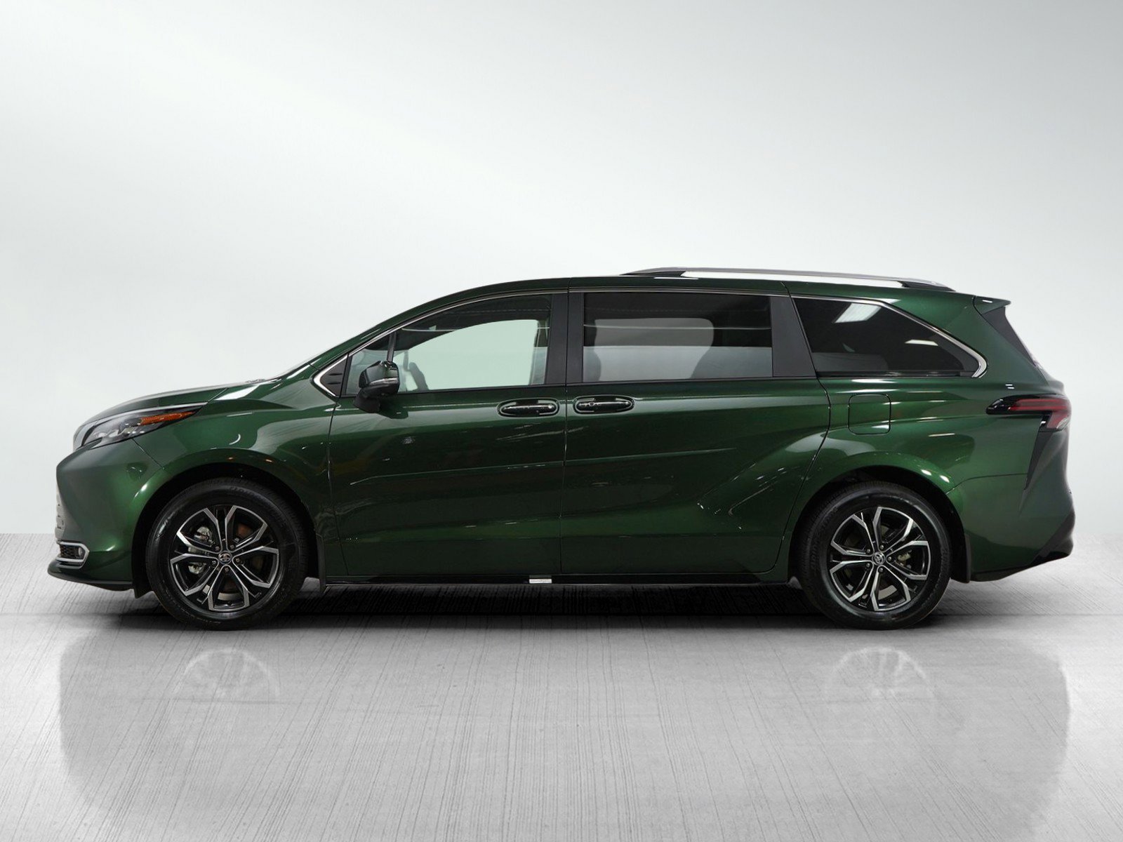 Used 2025 Toyota Sienna Platinum with VIN 5TDESKFC4SS196666 for sale in Bloomington, Minnesota