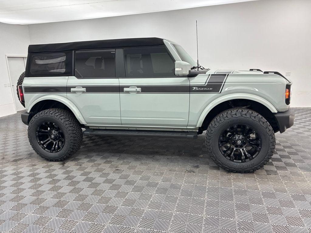 2023 Ford Bronco Outer Banks photo 6