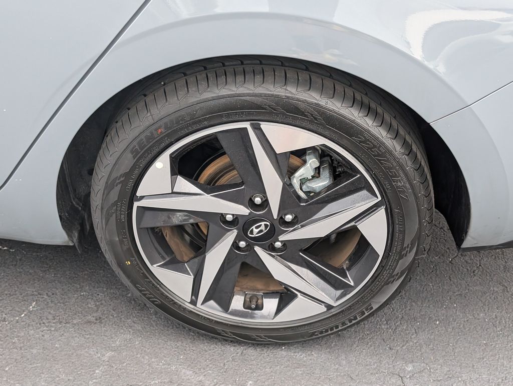 2022 Hyundai Elantra SEL photo 20