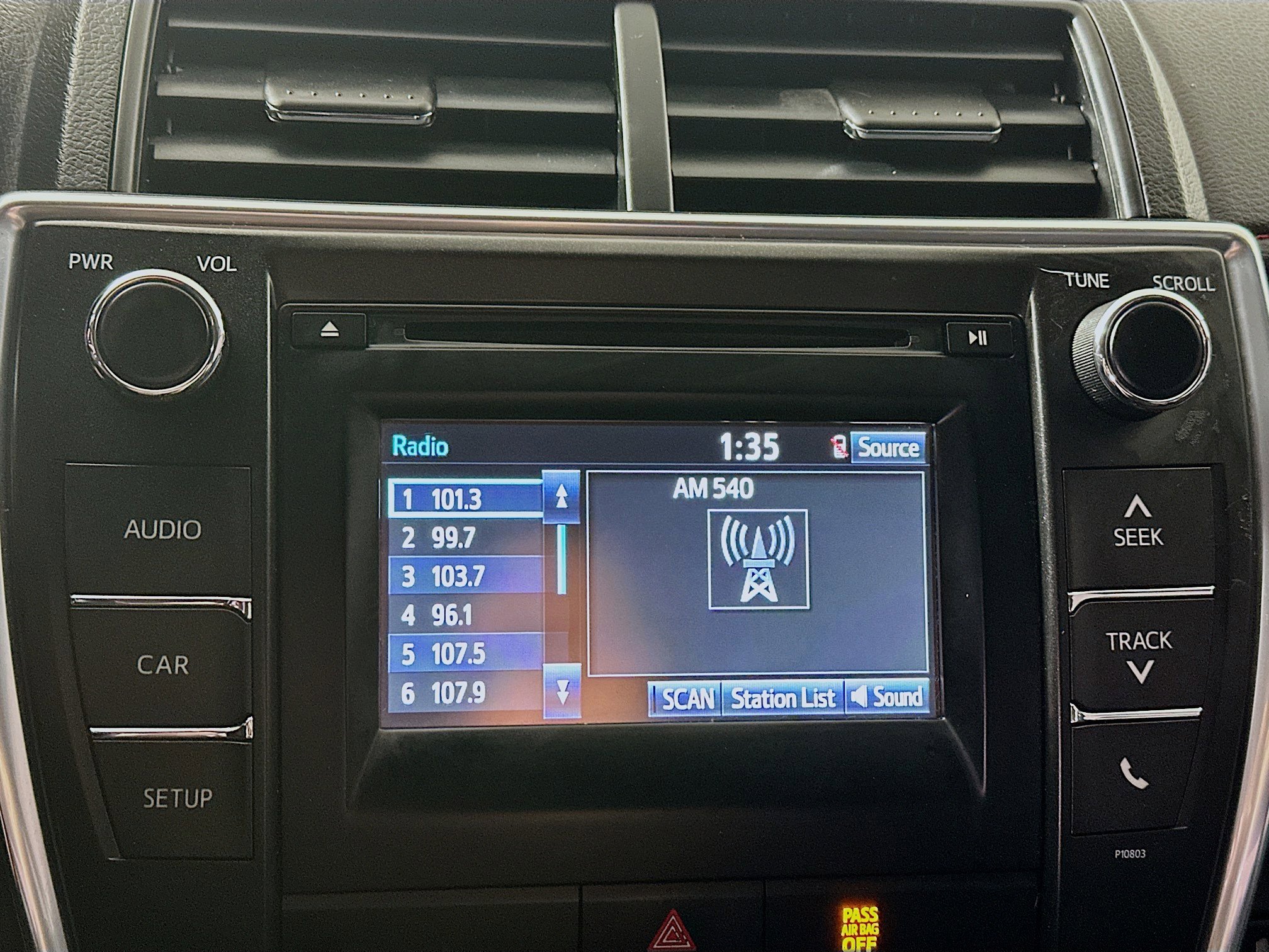 2015 Toyota Camry SE photo 14