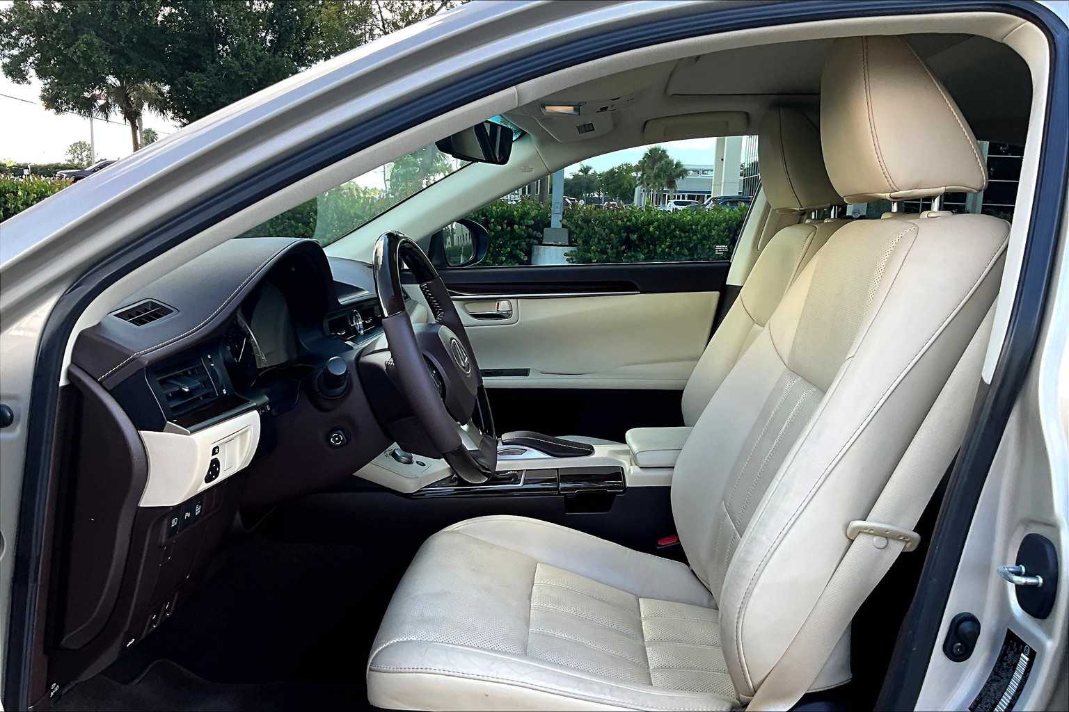 2017 Lexus ES 350 photo 7