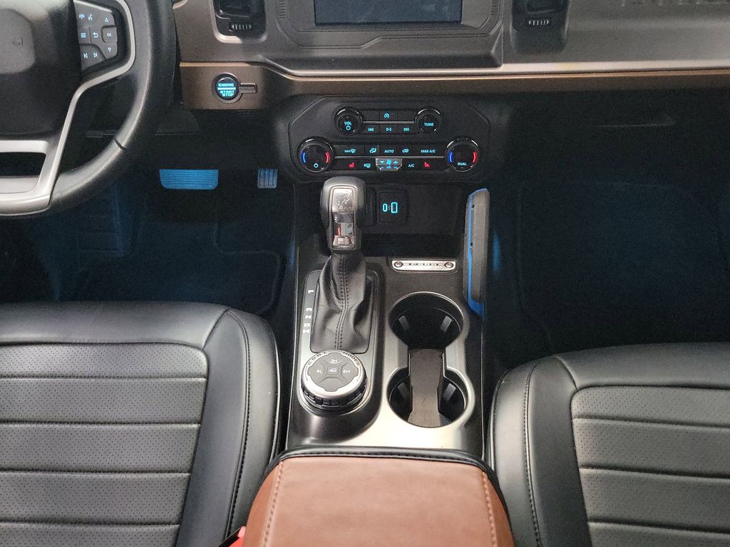 2023 Ford Bronco Outer Banks photo 13