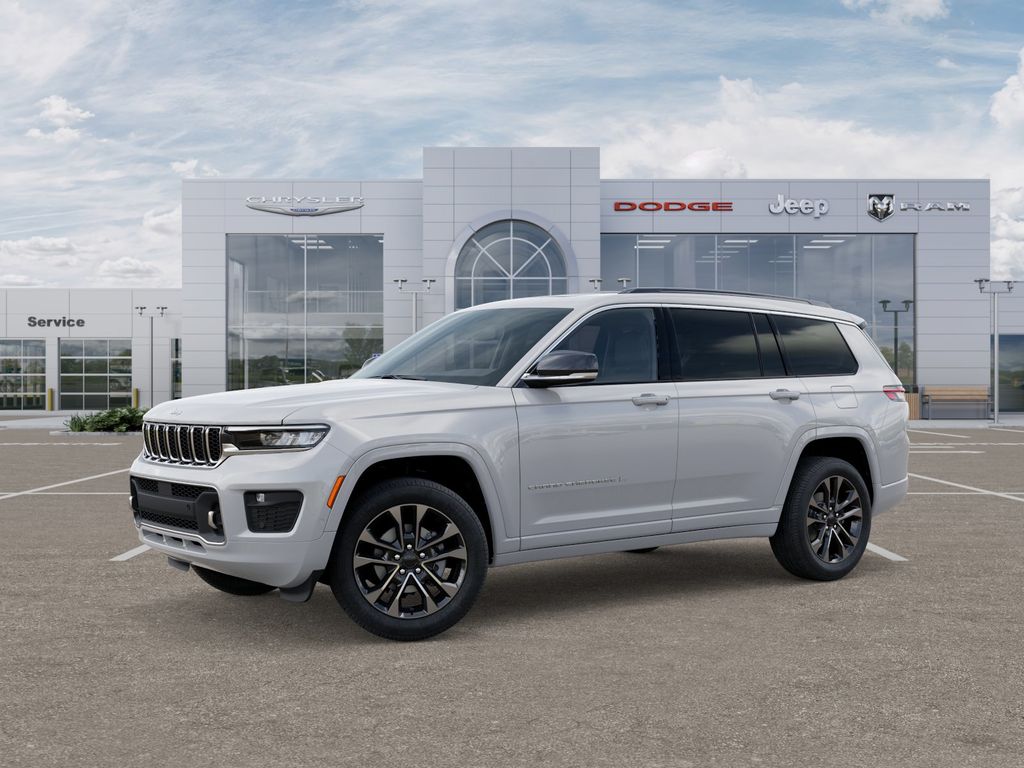 2025 Jeep Grand Cherokee Overland photo 2